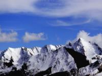 岷山在哪里（更喜岷山千里雪的岷山在哪里）